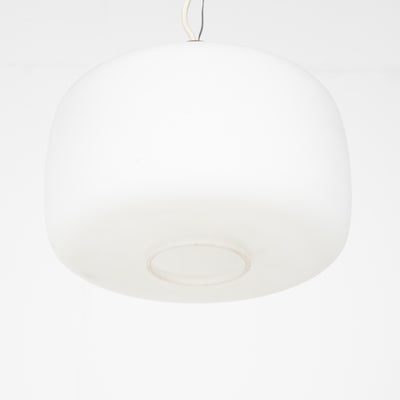 Lampadario in vetro opalino e noce 1950-1960