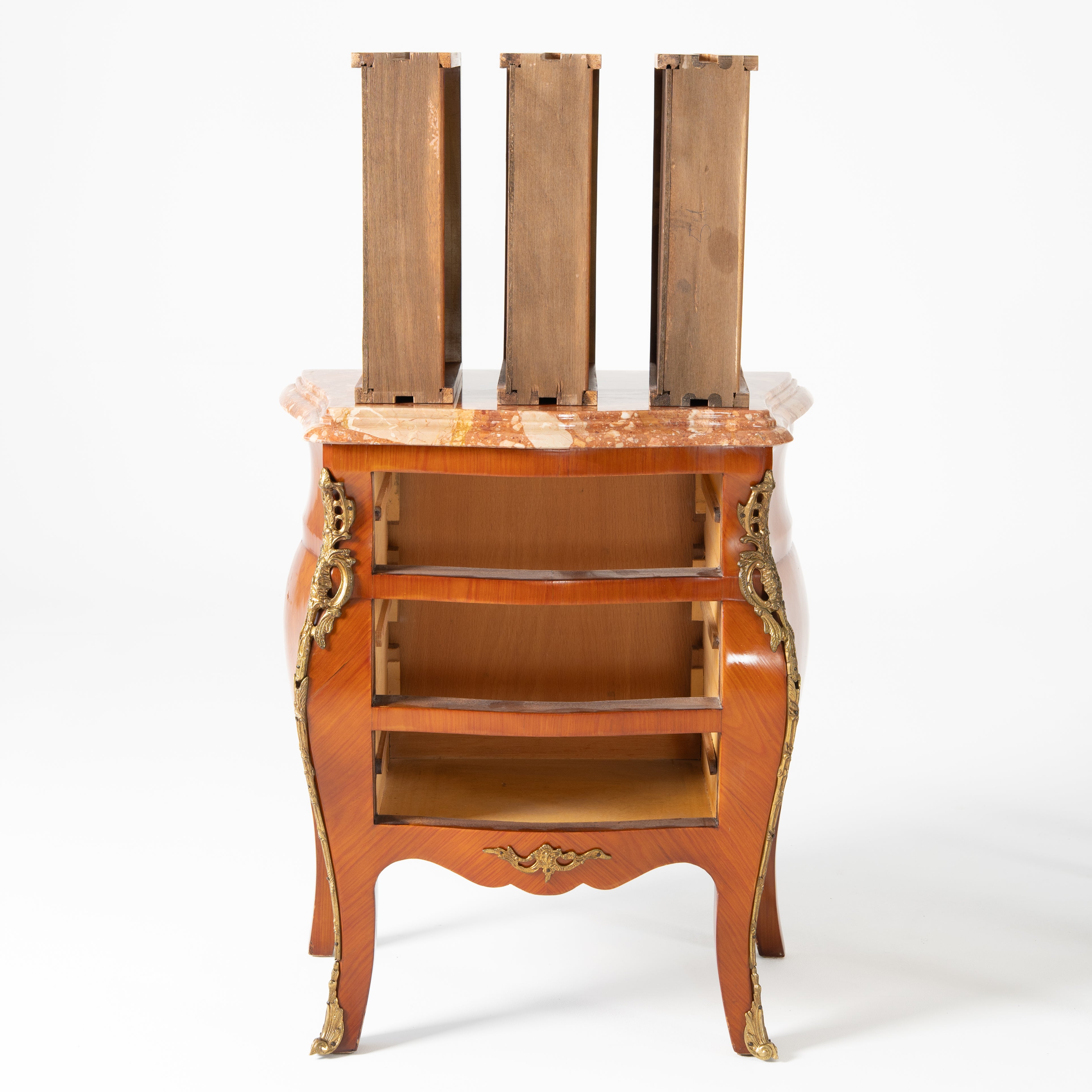 Coppia comodini in bois de roise, bronzo e marmo -xx secolo-