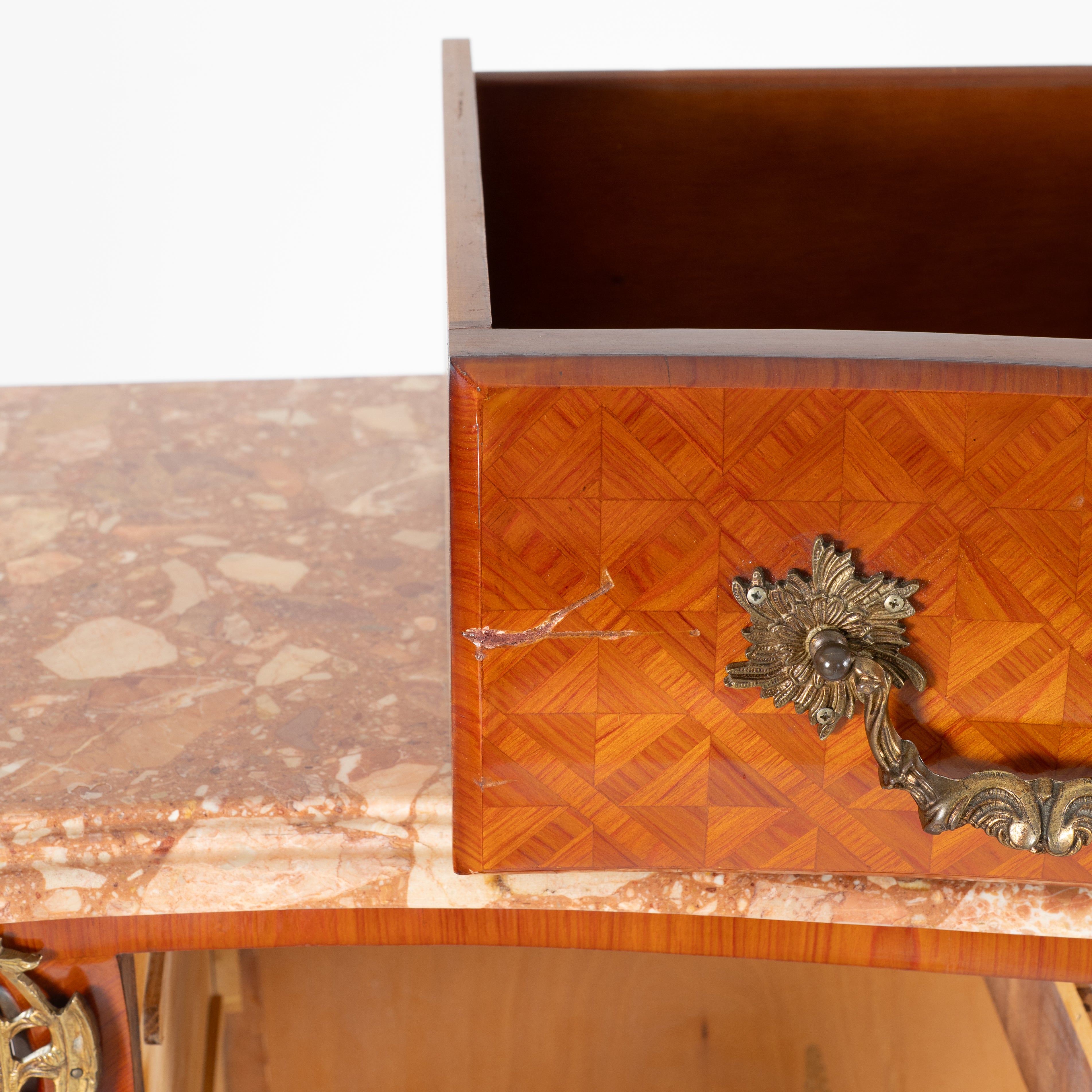 Cassettone boise de roise, bronzo e marmo -xx secolo-